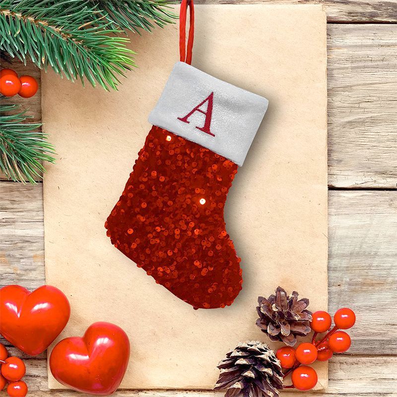 Embroidery Xmas Ornaments - Roter Pailletten-Weihnachtsstrumpf mit Buchstabe A, Bestickte