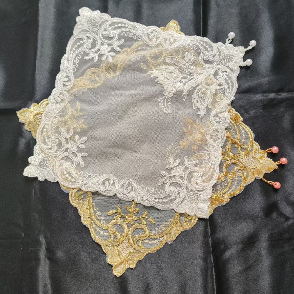 Embroidery Rose - Goldene Rosen-Stickerei Tischsets 28cm Quadratisch Florale