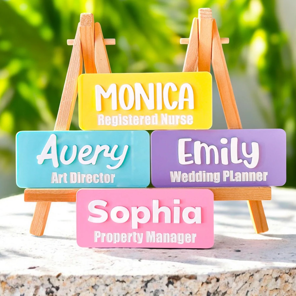 Personalisierte Namensbrosche  – Embroidery Names Bewertung und Preis