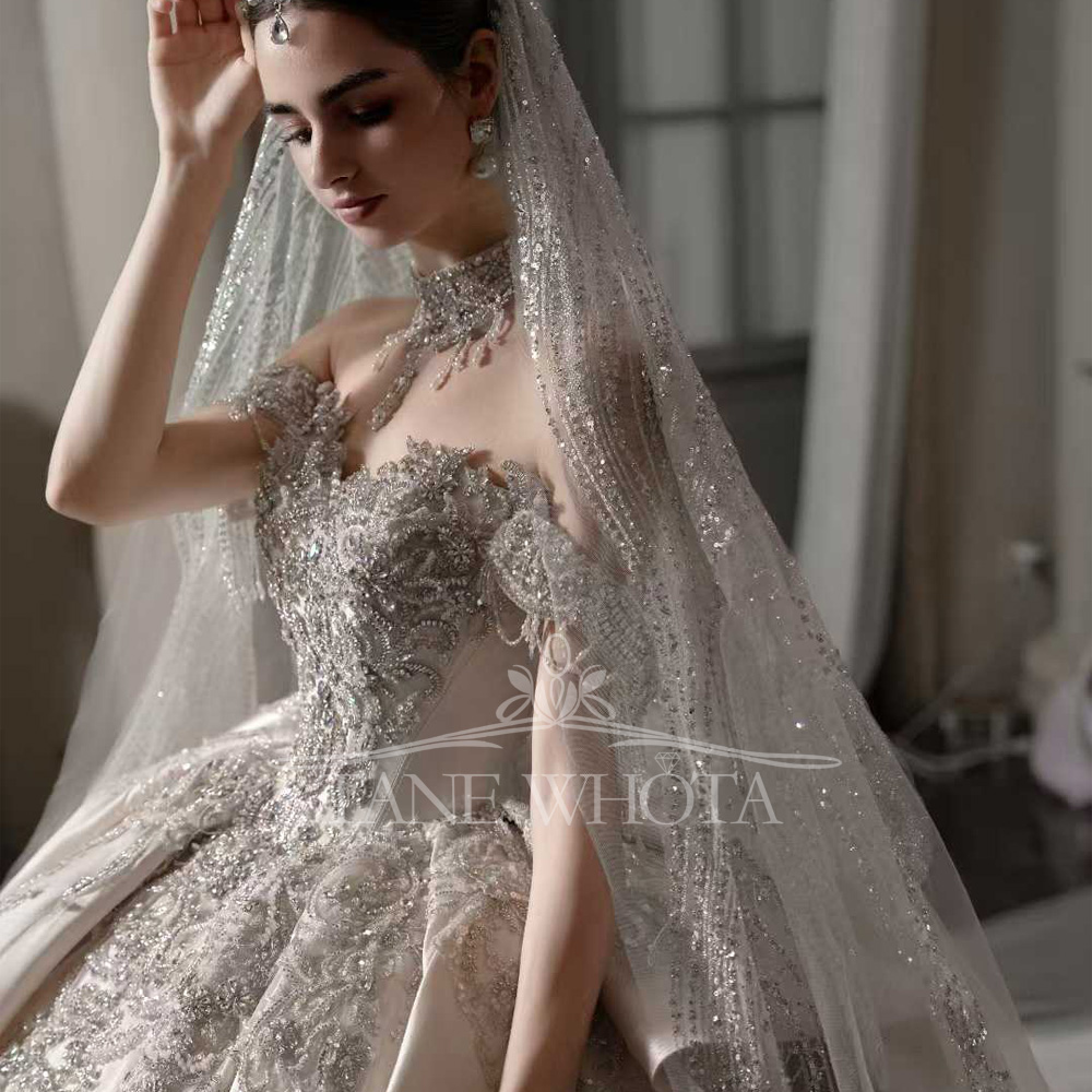 Luxuriöses, rosafarbenes, mit  – Embroidery Rose Bewertung und Preis