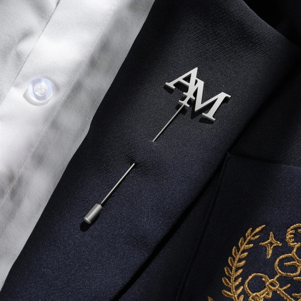 Personalisierte Brosche mit In – Embroidery Names Bewertung und Preis