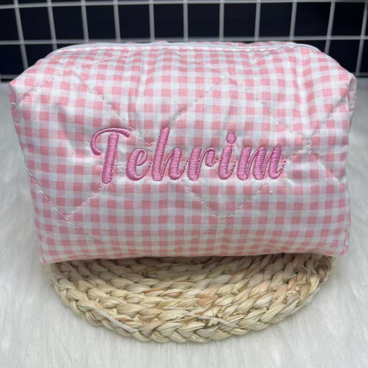 Gestreifte Kosmetiktasche mit  – Embroidery Names Bewertung und Preis
