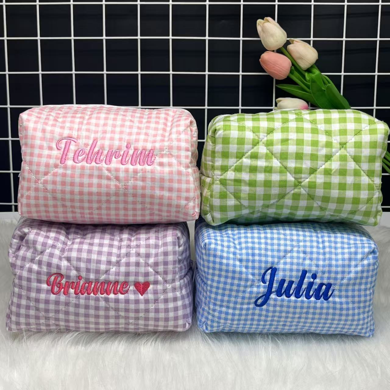 Gestreifte Kosmetiktasche mit  – Embroidery Names Bewertung und Preis